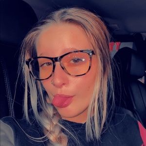 Meet your Posher, Erika